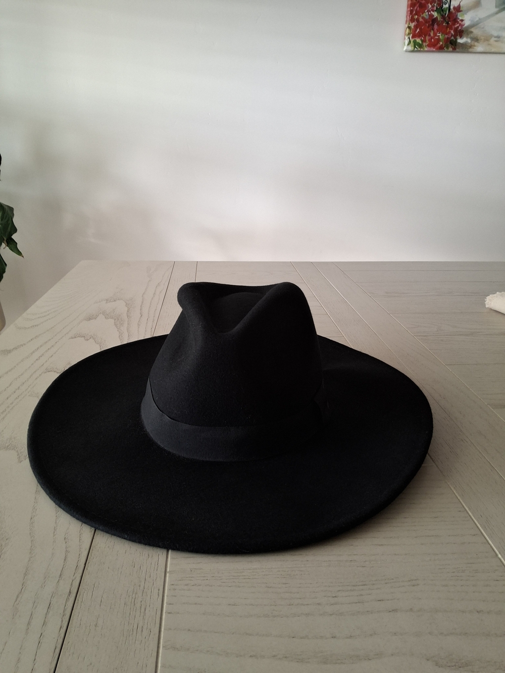 Black Wide-Brim Fedora Hat - Classic Accessory 100% Wool